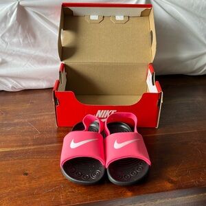 Nike Girls Slide Sandal with strap